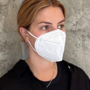 kn95-filter-mask-white-on-model_1